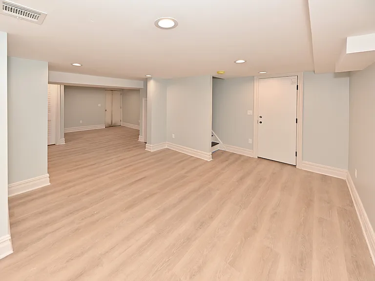 190 Madison Ave #1 — Photo 11