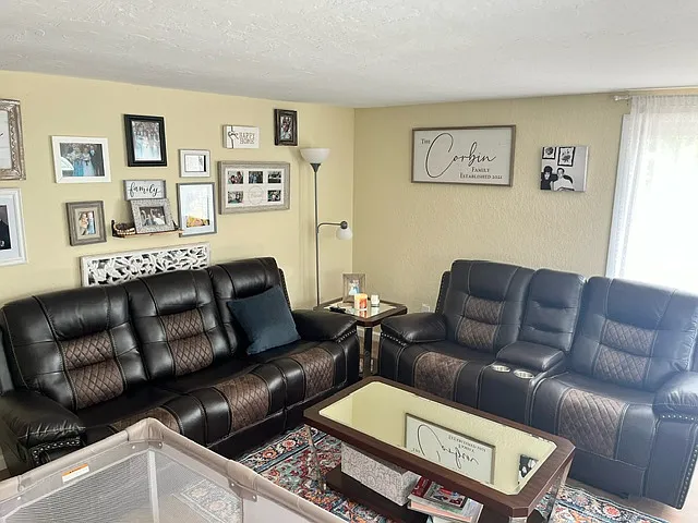 3405 Cambridge Dr — Photo 4