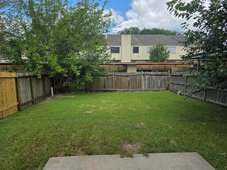 15515 Martineau St — Photo 16