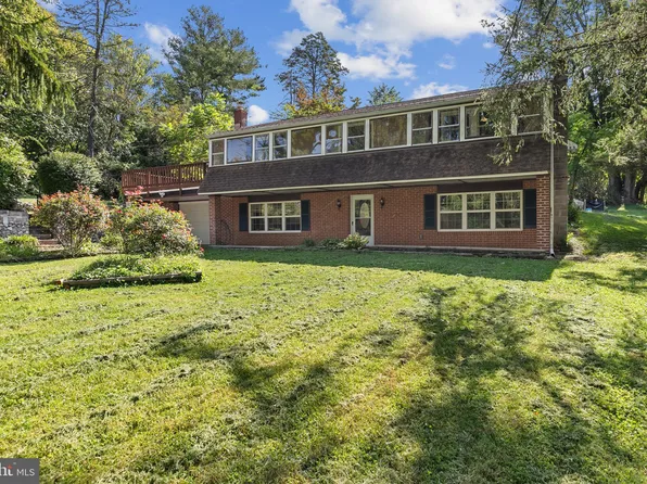 6013 Fairfield Ln, Sykesville, MD 21784