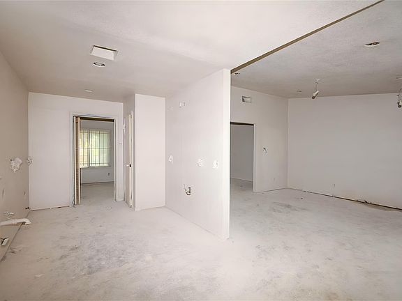 4th image of 4614 Bundyhill Dr