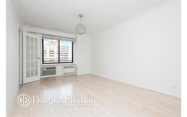 Rented by Douglas Elliman | media 26