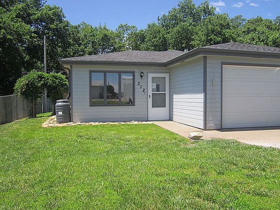 2nd image of 312 Palomino Ln