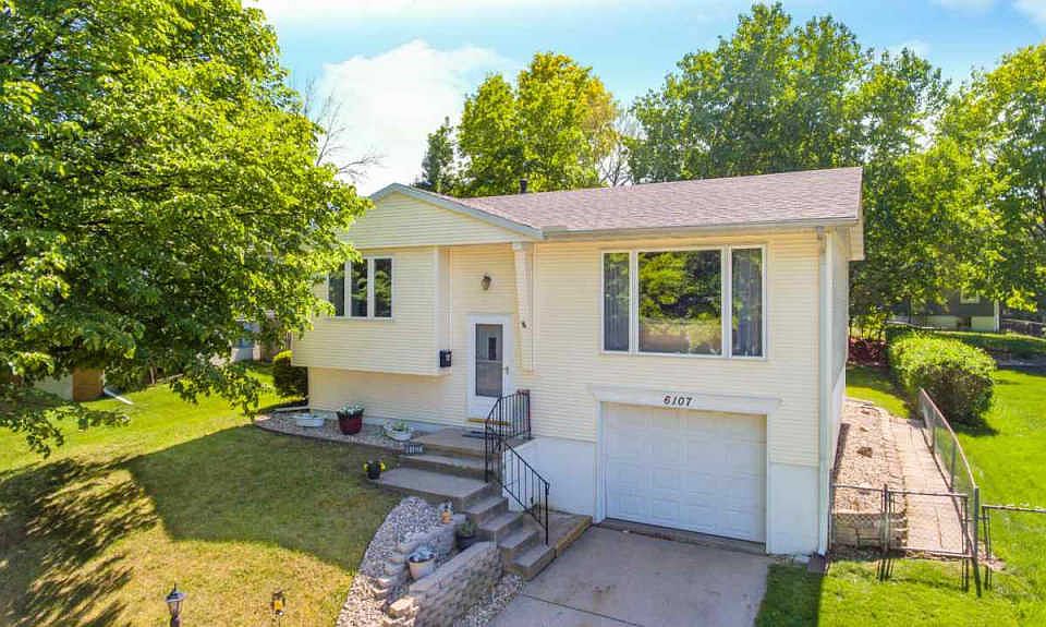 1st image of 6107 N Devonshire Dr