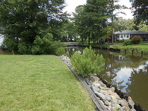 2nd image of 210 Pefley Dr