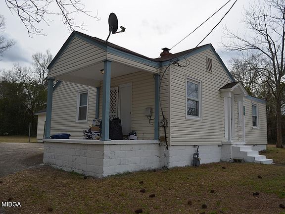 3rd image of 3930 Mathis St