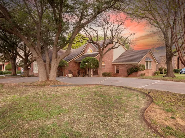 1301 Woodlake Dr, Corinth, TX 76210