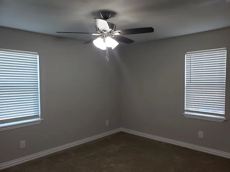 1711 Longview St — Photo 11