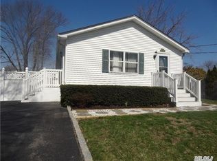 16 Clinton Ave, East Patchogue, NY 11772