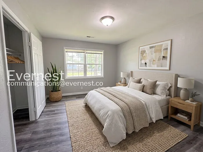 3318 Bonds Ave — Photo 3