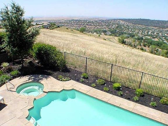3rd image of 1078 Terracina Dr