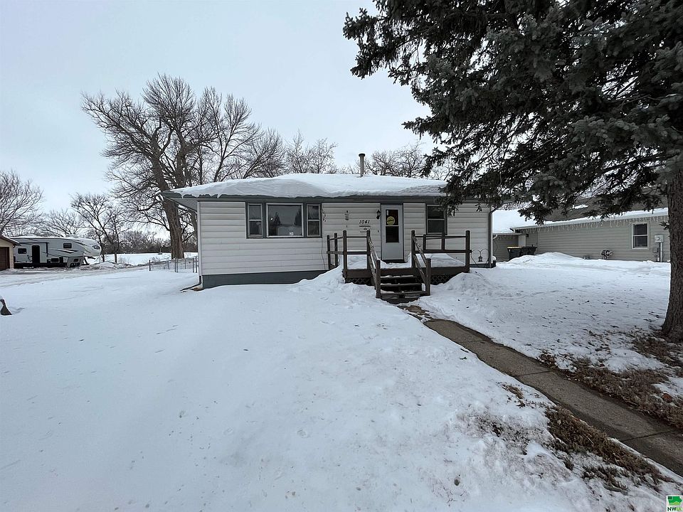 1st image of 1041 River Dr