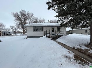 1041 River Dr, Sioux City, IA 51109