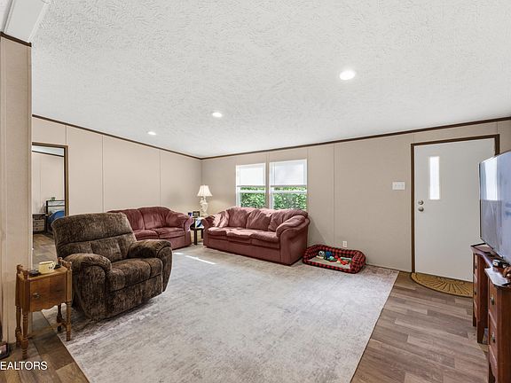 4th image of 339 Rugby Rd