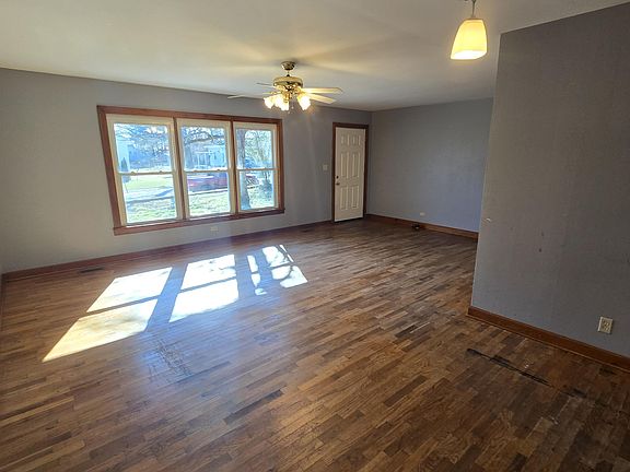 5th image of 1579 Porter St