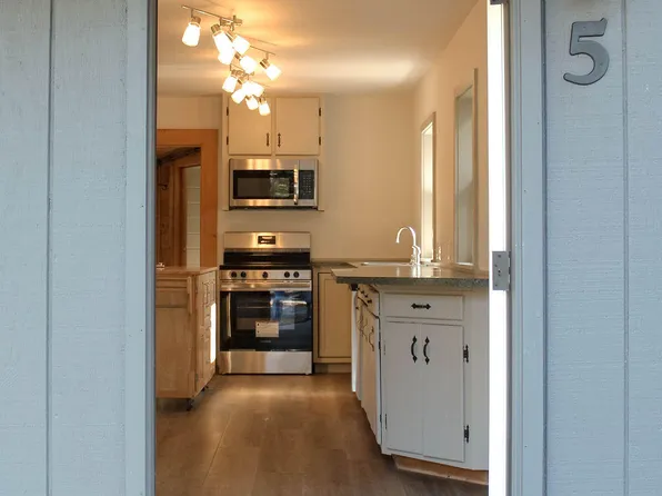5 Abigail Rock Rd Road, Vinalhaven, ME 04863