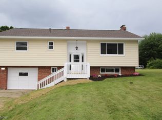 2994 Pleasant Dr, Barberton, OH 44203