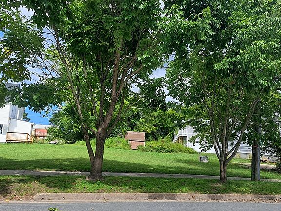 2nd image of 409 Jefferson Ave