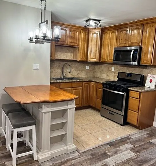 13818 Bessemer St — Photo 1