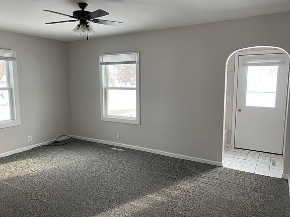 5th image of 105 E Dayton St