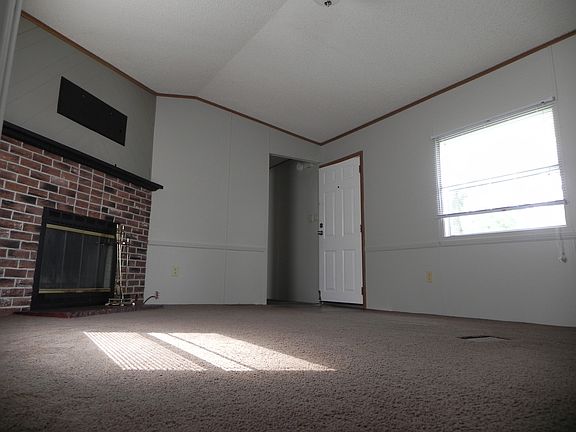 3rd image of 10043 Hutchinson Dr