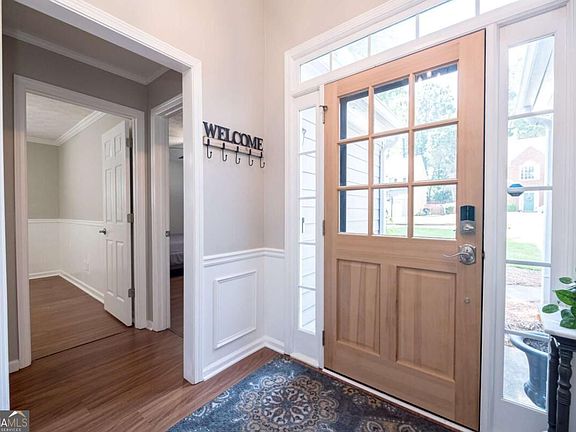 5th image of 3036 Langley Close NW