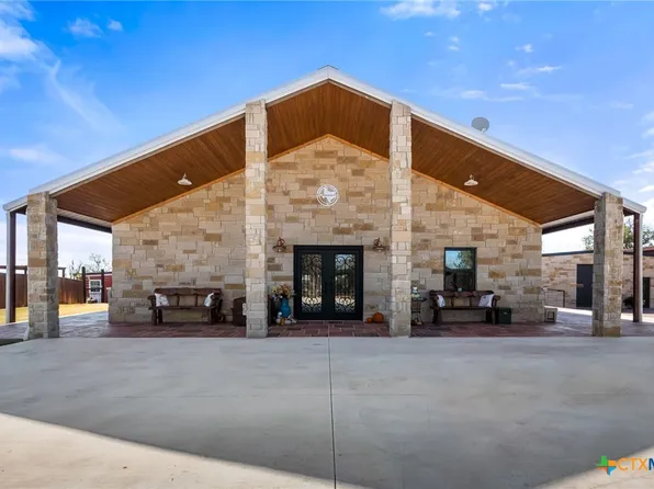 2915 Gander Slough Rd, Kingsbury, TX 78638