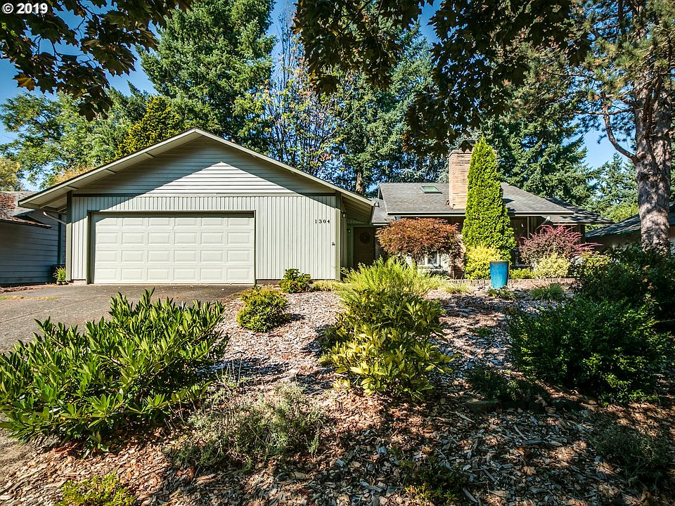 1st image of 1304 SE 138th Ave