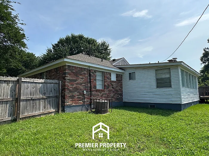 5101 Rolling Fields Dr — Photo 22