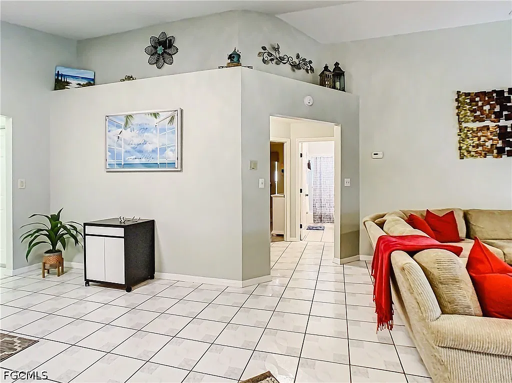 3 bed, 2.0 bath, 1550 sqft, $2,450 — Photo 4