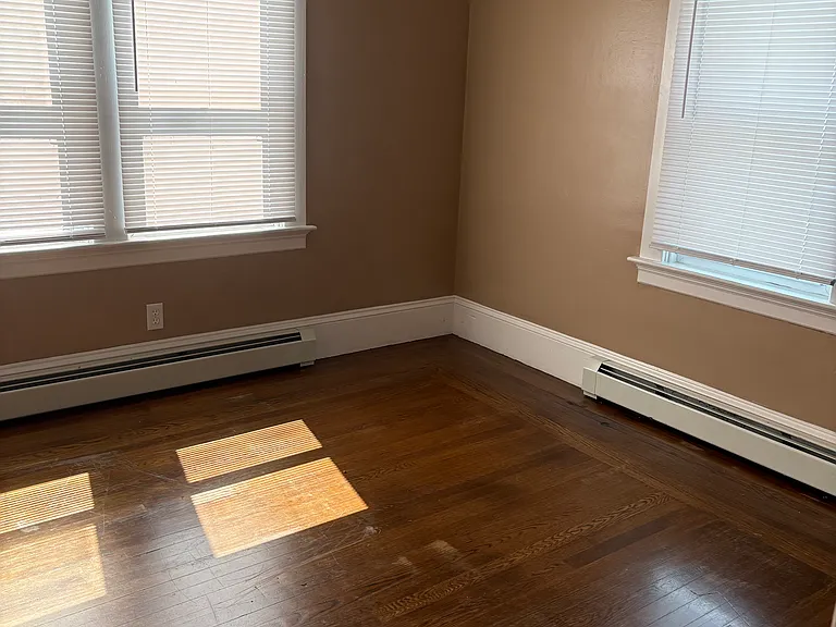 22 Warwick Neck Ave — Photo 12