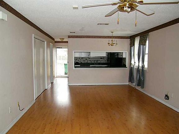 5th image of 313 Ormond Meadows Dr APT A