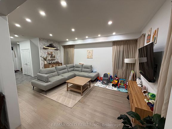 3rd image of 20 Corbett St
