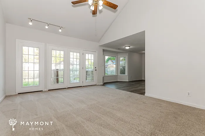 213 Berkshire Dr — Photo 4