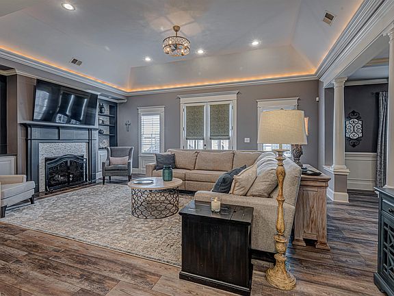 4th image of 9109 Enclave Green Ln N