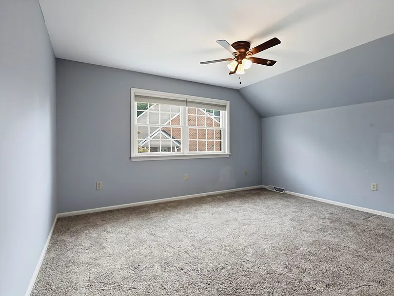 472 Hillside Dr — Photo 18