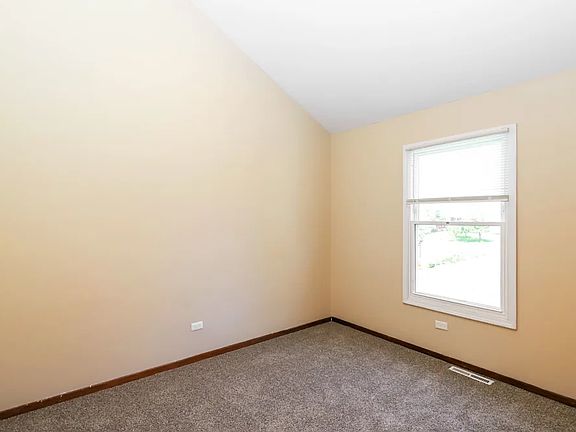 3rd image of 383 N Elmwood Dr