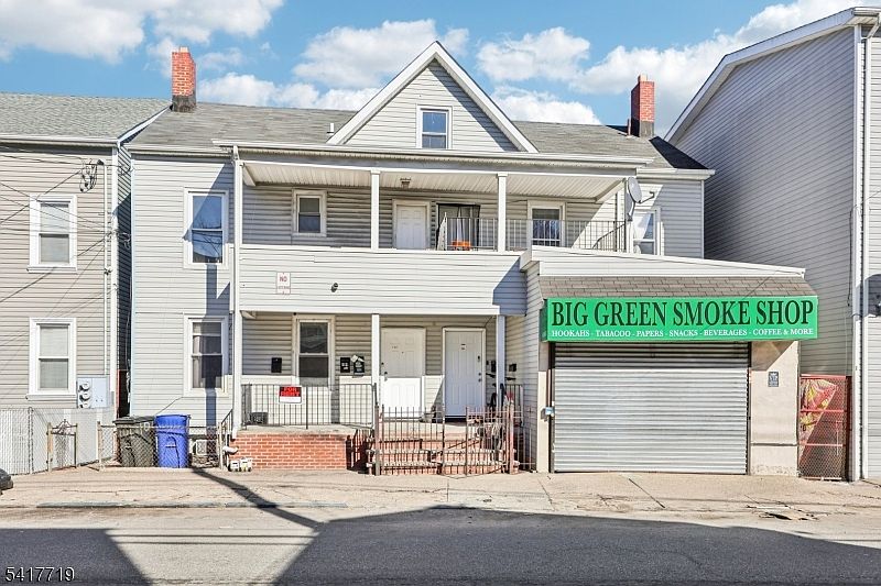 1st image of 106 E Main St