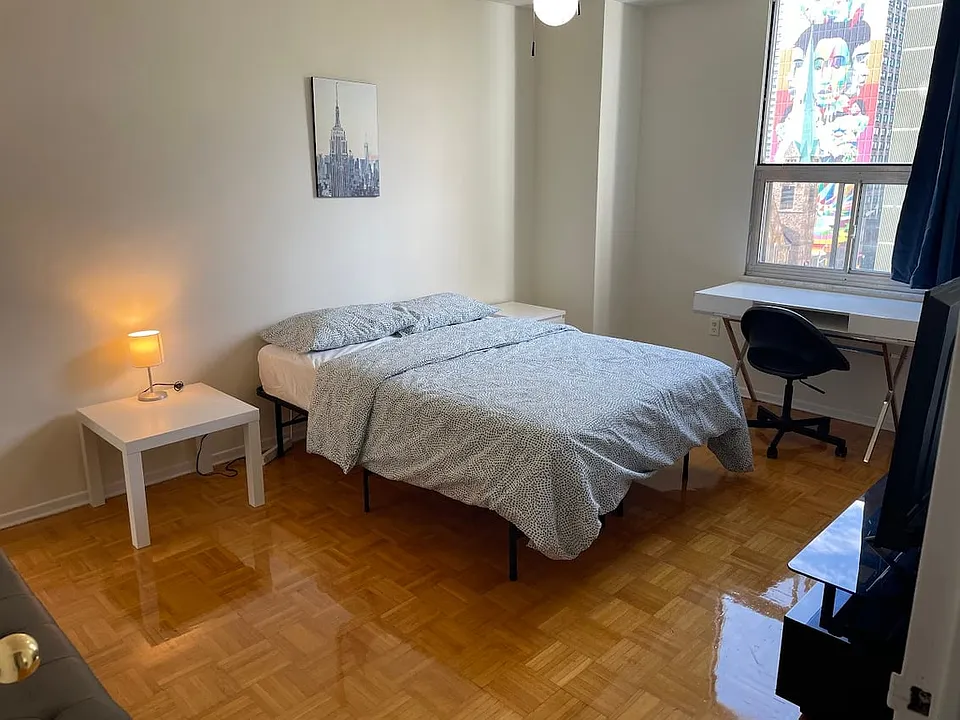 140 Carlton St #805B