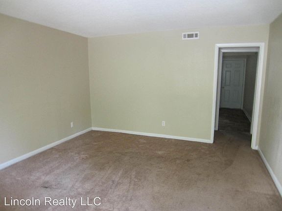 2nd image of 100 Lankford Cir APT B4