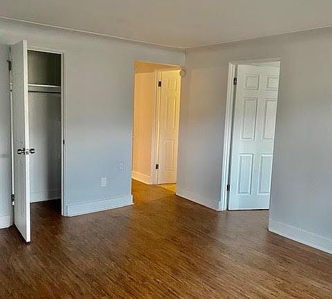 4th image of 2465 S Gaylord St #9