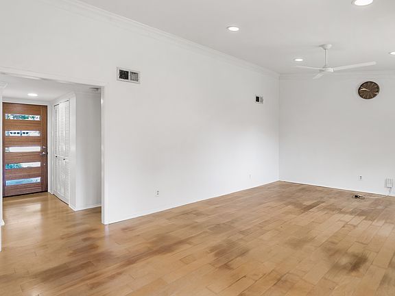 5th image of 1220 Cypress Dr