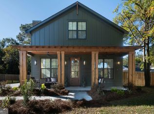 209 E Derenne Ave, Savannah, GA 31405