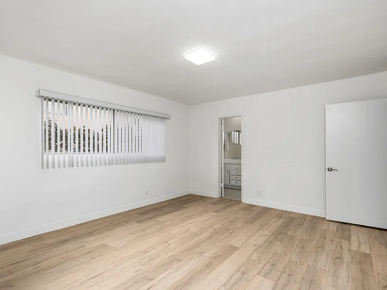 1831 Glendon Ave — Photo 10