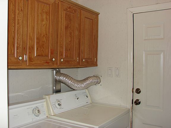 5th image of 16009 Orange Dr