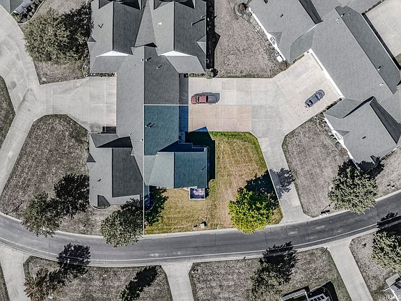 5th image of 4908 W Churchill Ct