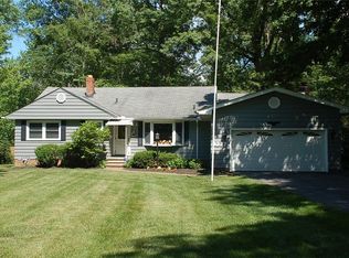4277 Canterbury Rd, North Olmsted, OH 44070