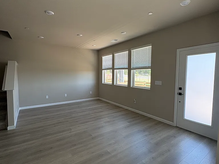 978 Nettle Ln — Photo 9