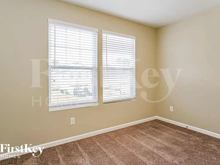 309 Connect Dr — Photo 13