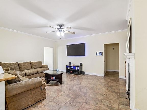4th image of 8010 Sandpiper Dr